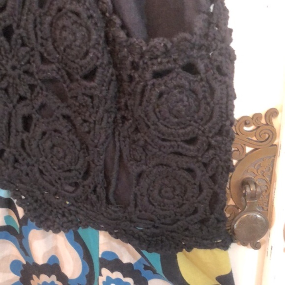 Crocheted Racerback Paisley Print Tank - Picture 4 of 12
